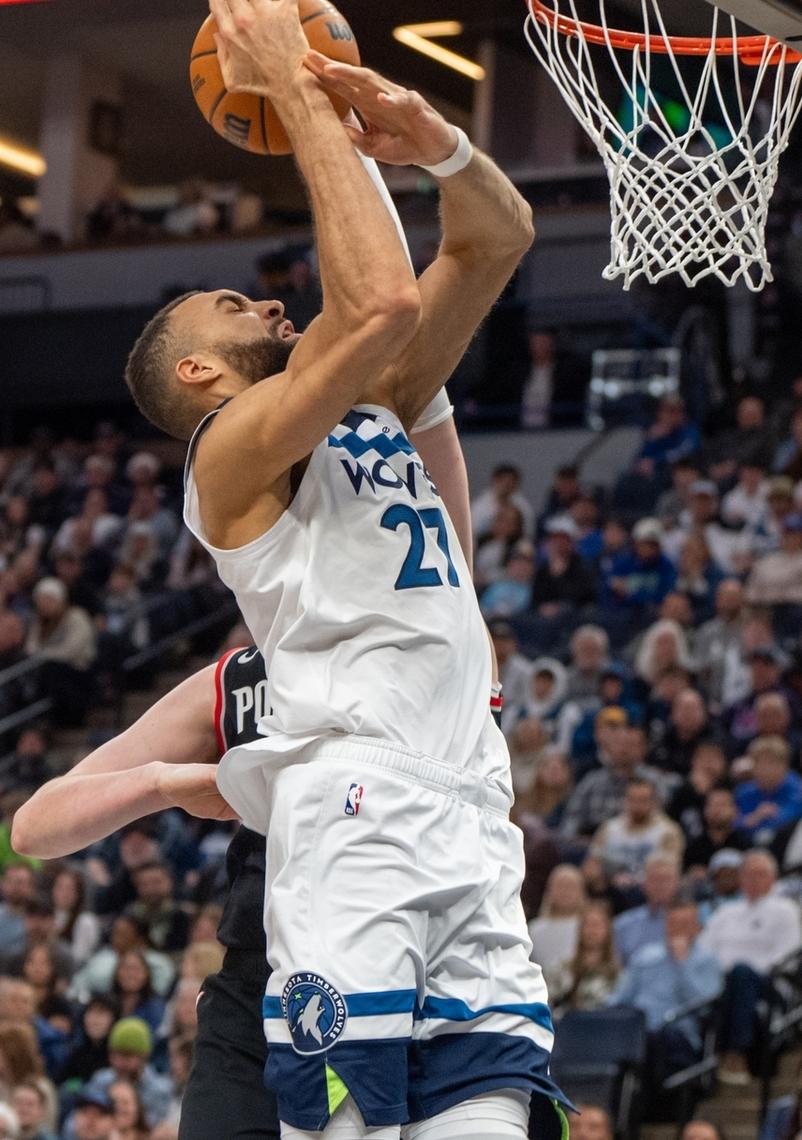 爱游戏在线-拉沃尔杯险胜年终总决赛，穆雷高光表现