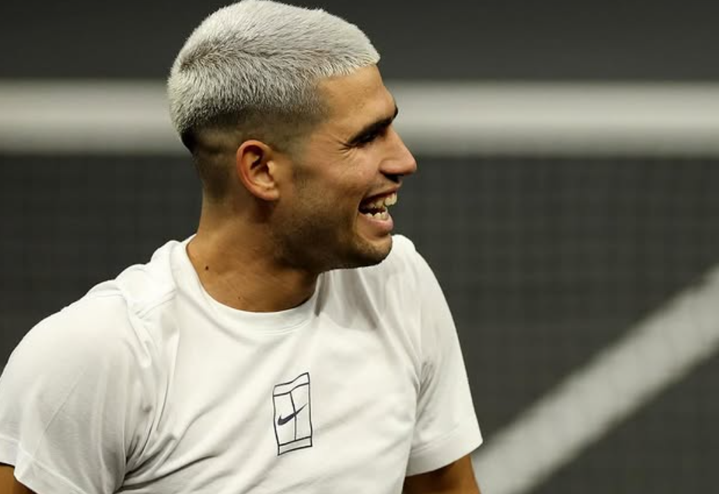 爱游戏大厅-澳网鏖战拉沃尔杯，阿尔卡拉斯惊艳四座